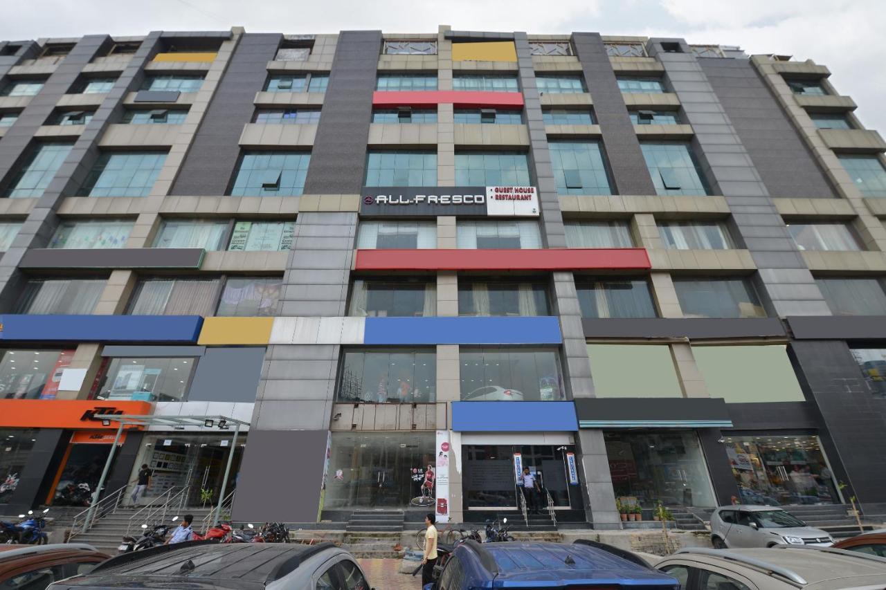 Vaccinated Staff - Capital O 7899 Casa Hotel Колката Екстериор снимка