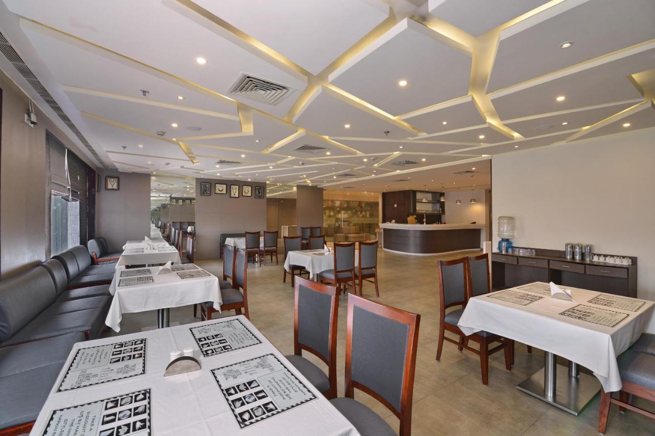 Vaccinated Staff - Capital O 7899 Casa Hotel Колката Екстериор снимка
